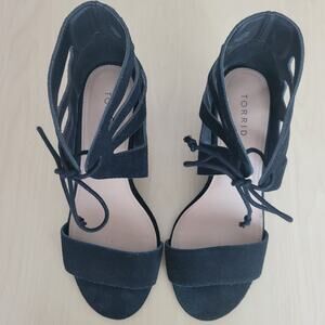 Torrid black leather wedge shoes size 9W
